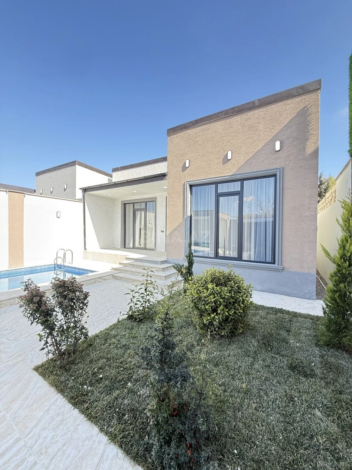 Satılır 4 otaqlı həyət evi 150 m²