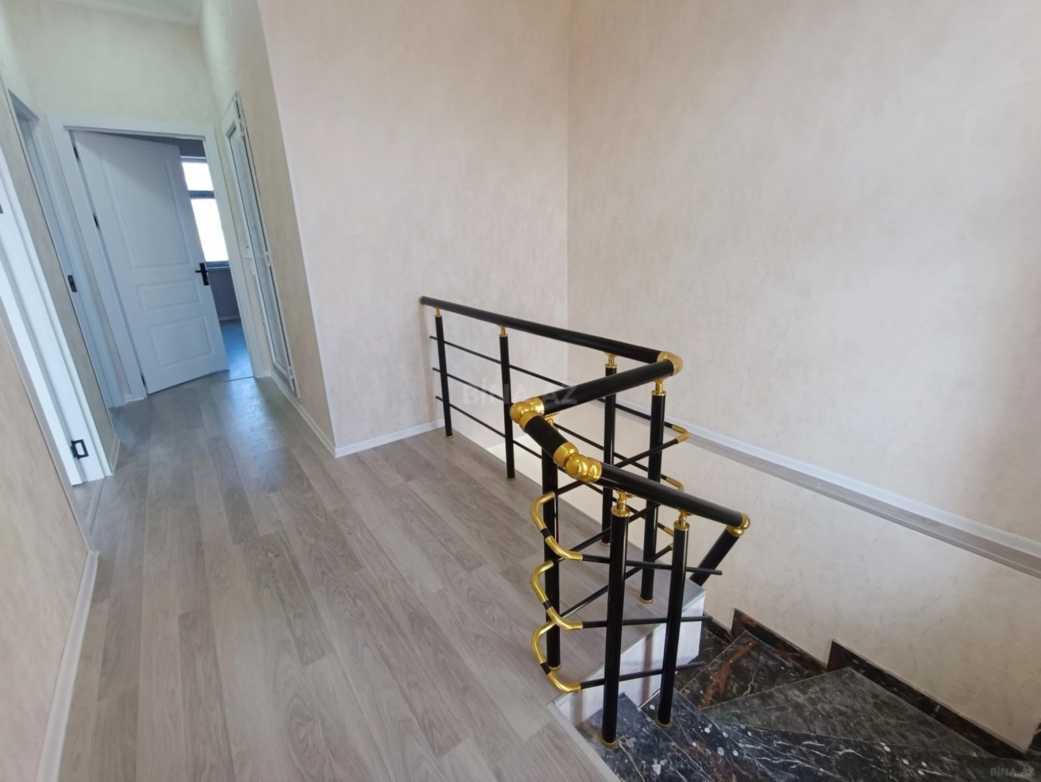 Satılır 5 otaqlı həyət evi 150 m²