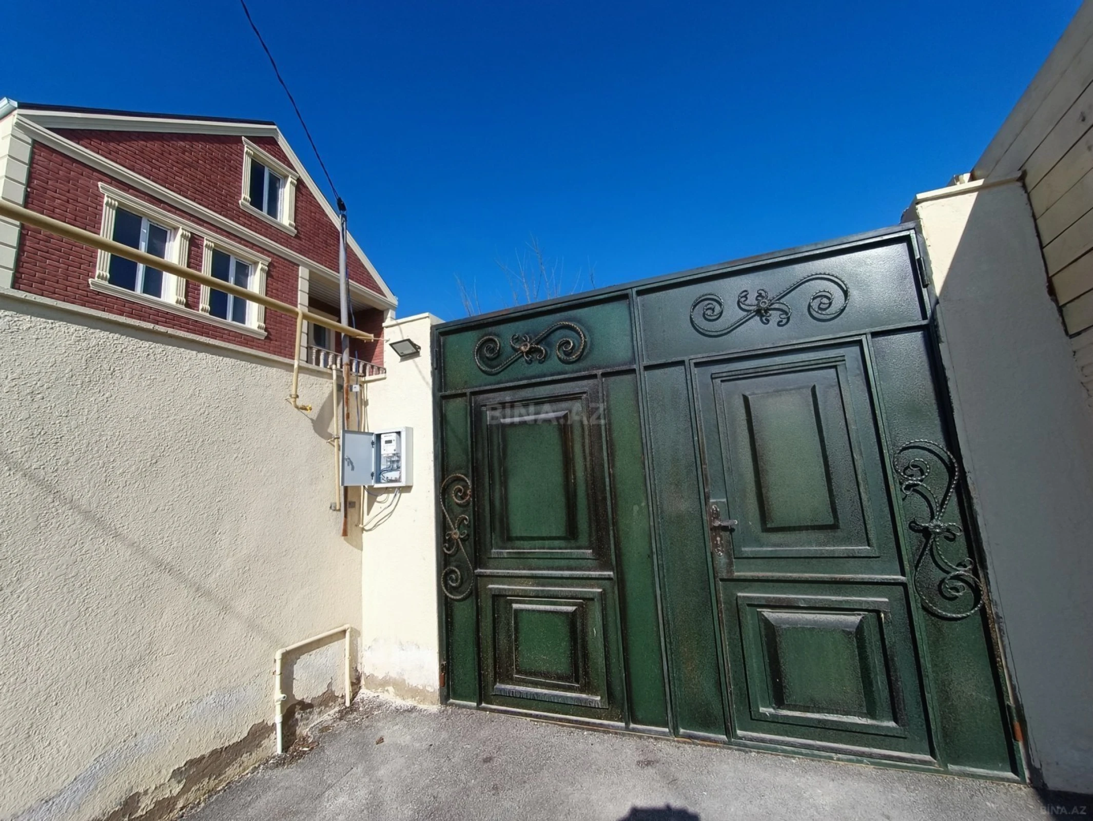 Satılır 5 otaqlı həyət evi 150 m²