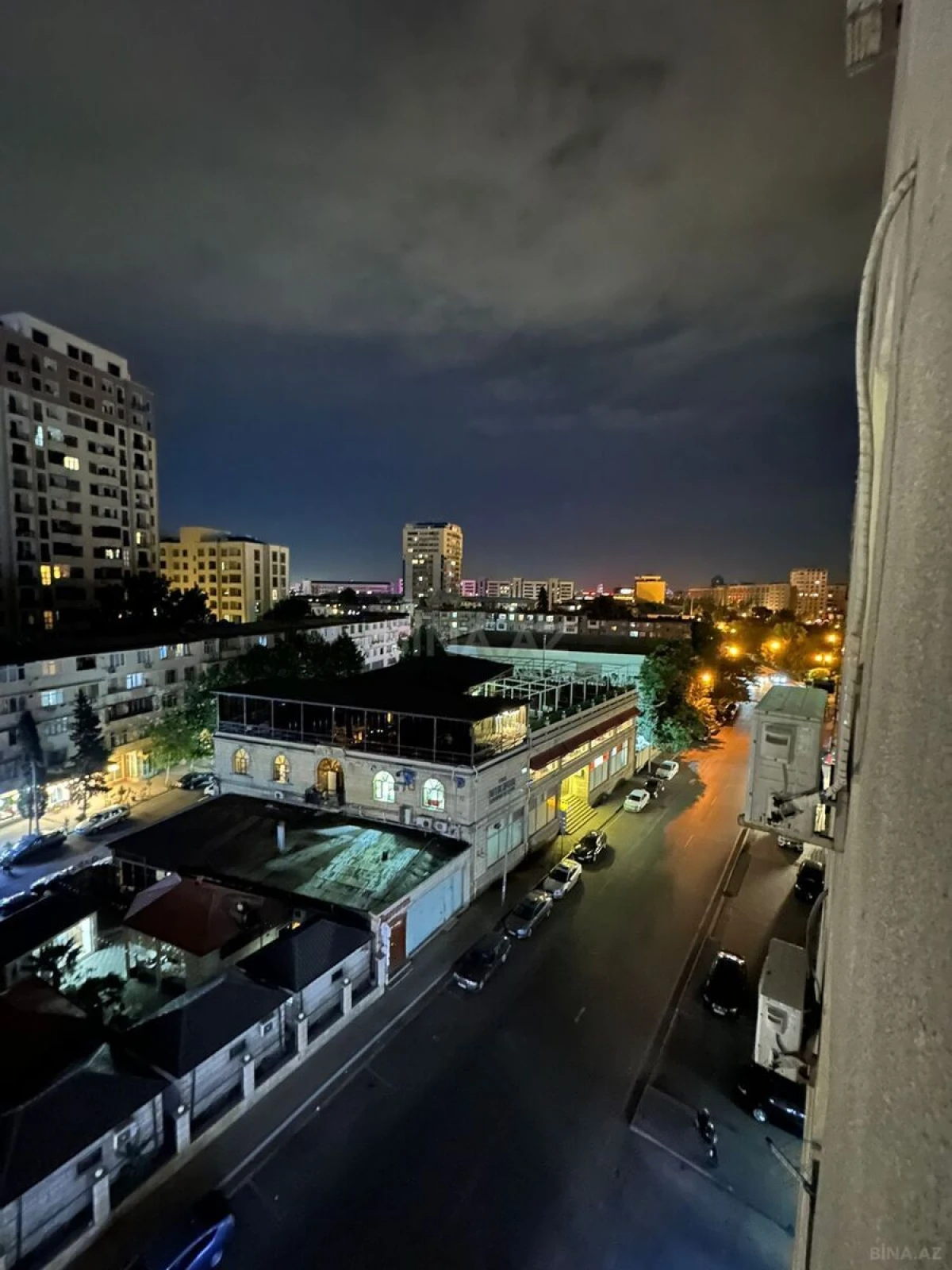 Satılır 2 otaqlı mənzil 122 m²