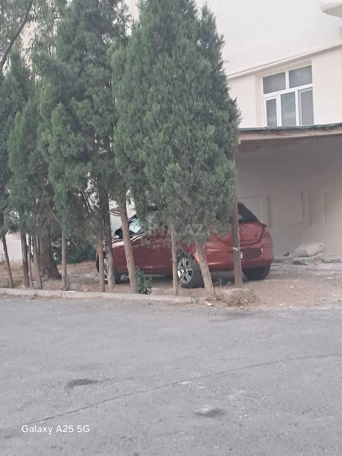 Satılır 4 otaqlı mənzil 90 m²