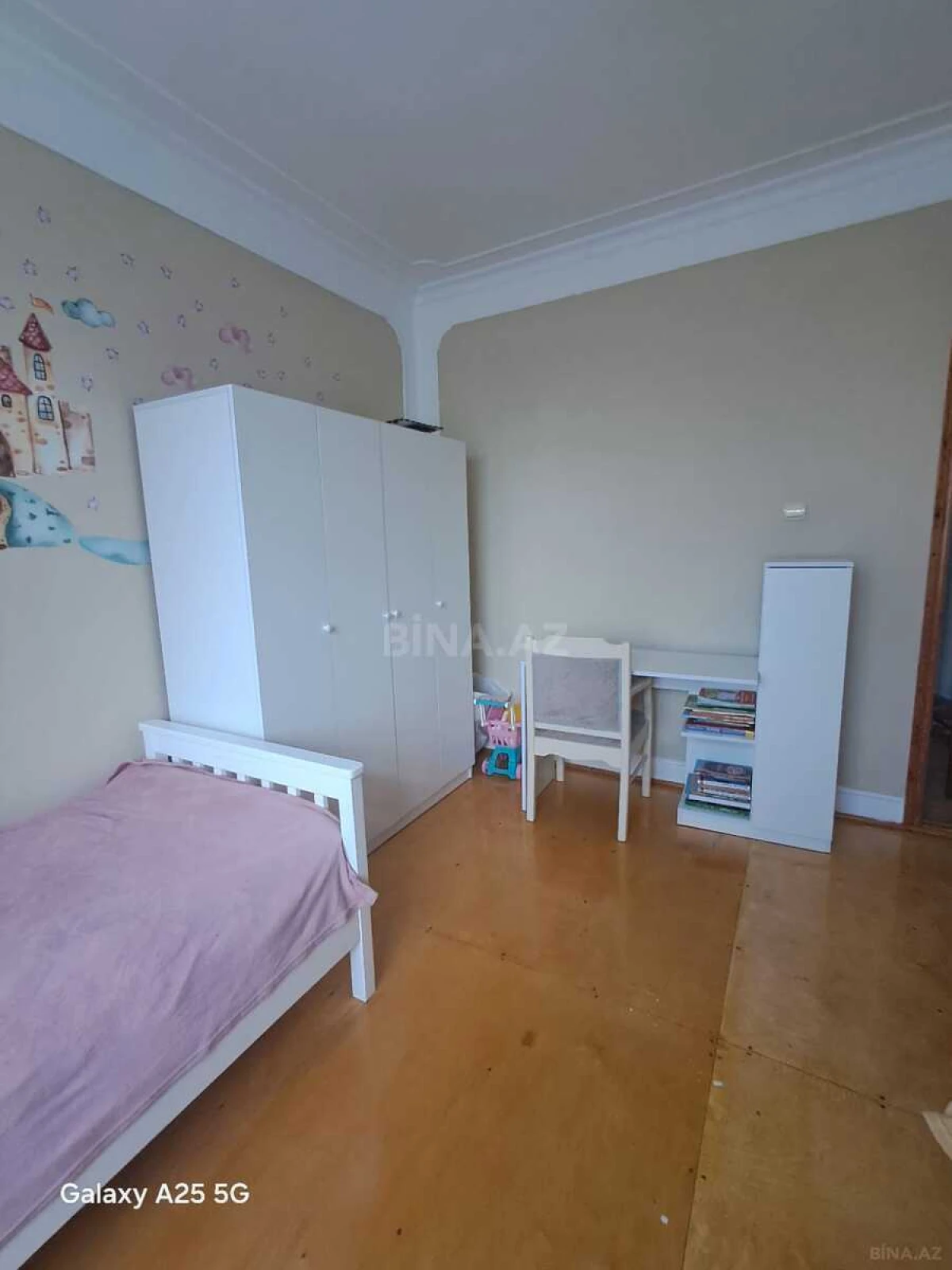 Satılır 4 otaqlı mənzil 90 m²