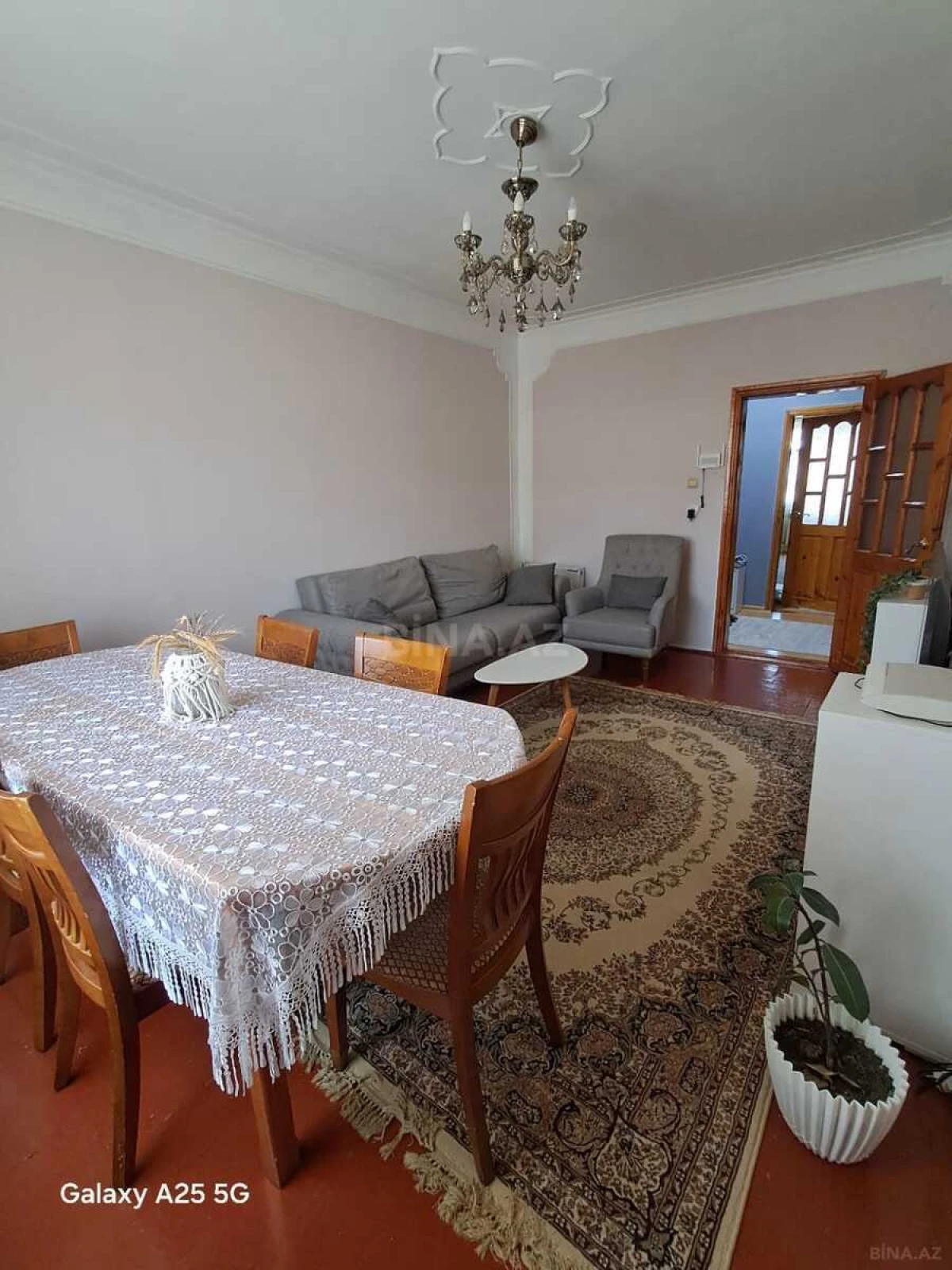 Satılır 4 otaqlı mənzil 90 m²