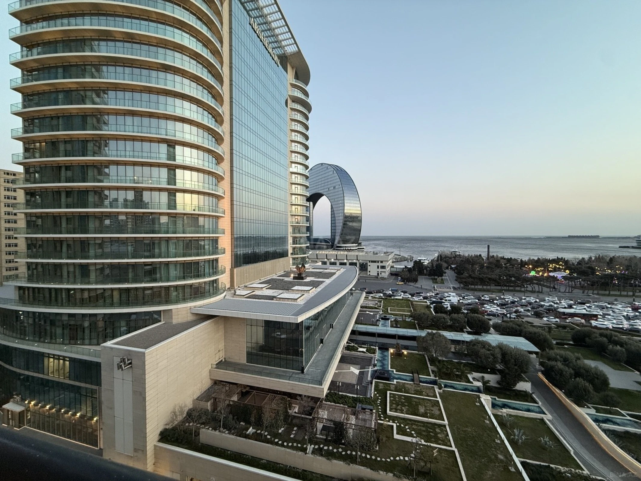 Kirayə verilir 4 otaqlı mənzil 220 m²