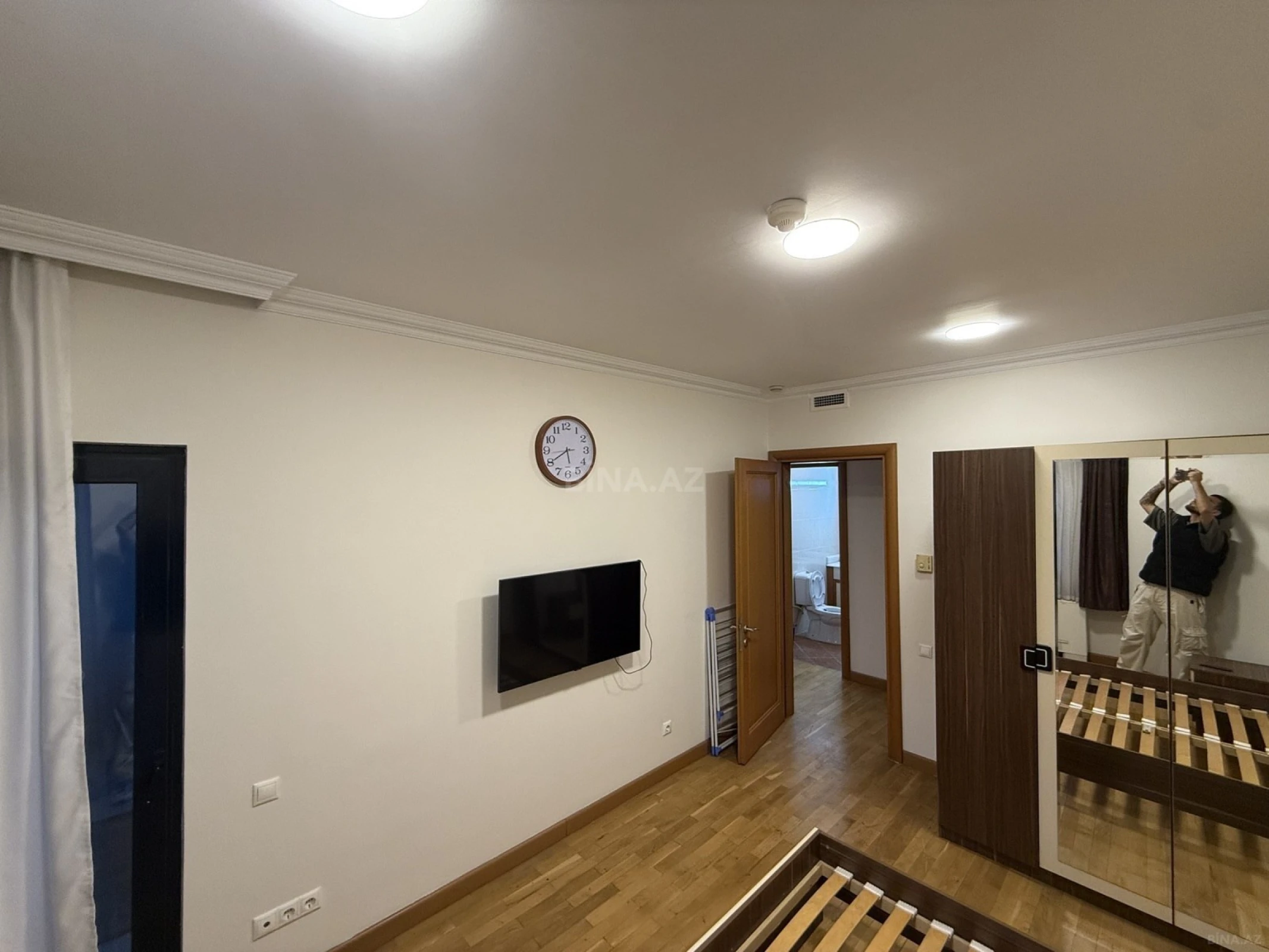 Kirayə verilir 4 otaqlı mənzil 220 m²