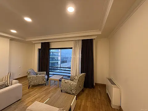 Kirayə verilir 4 otaqlı mənzil 220 m²