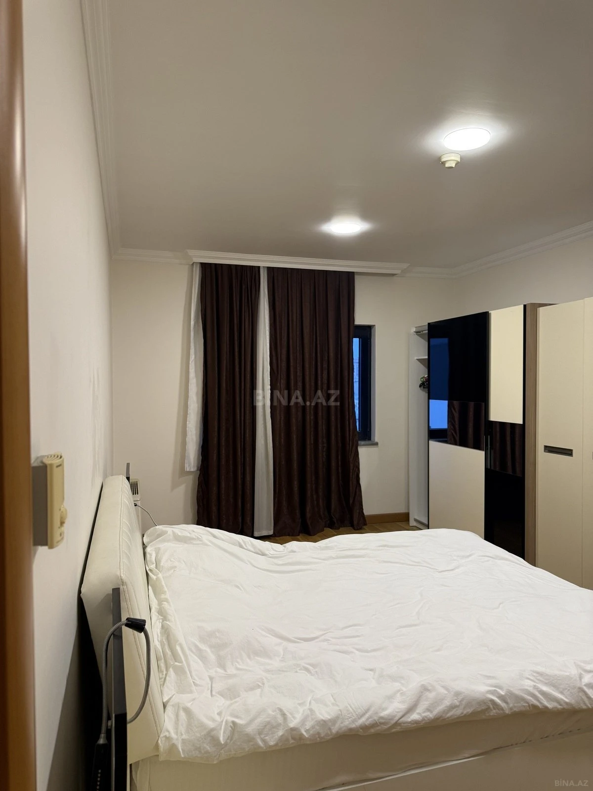 Kirayə verilir 4 otaqlı mənzil 220 m²