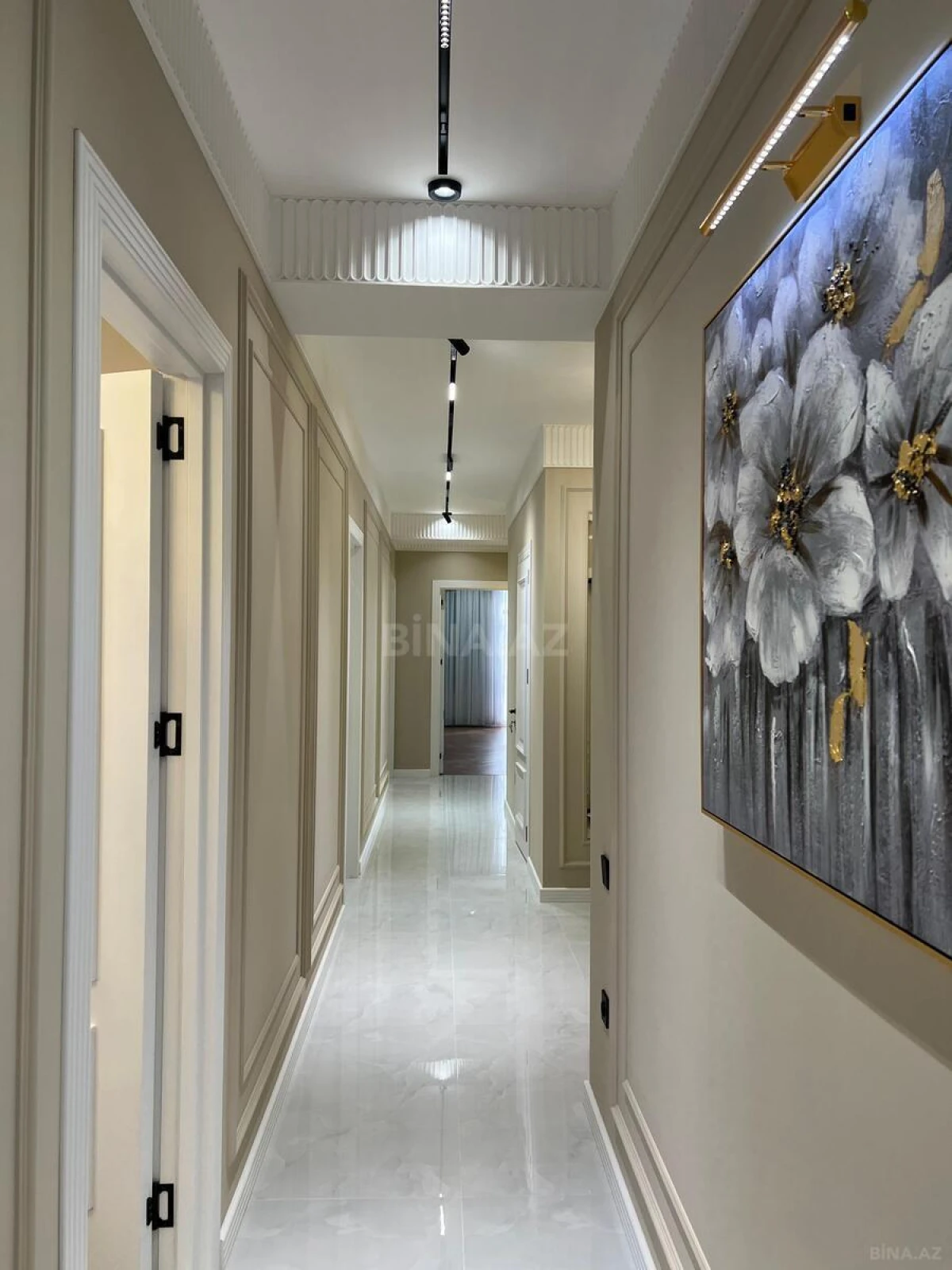 Satılır 4 otaqlı mənzil 140 m²