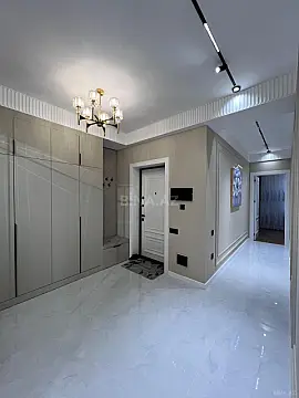 Satılır 4 otaqlı mənzil 140 m²