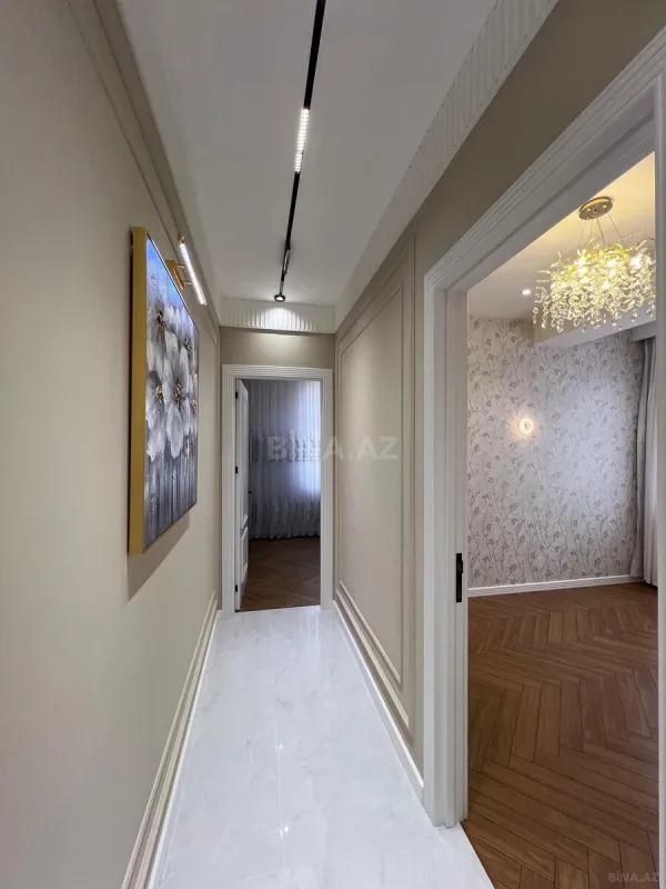 Satılır 4 otaqlı mənzil 140 m²