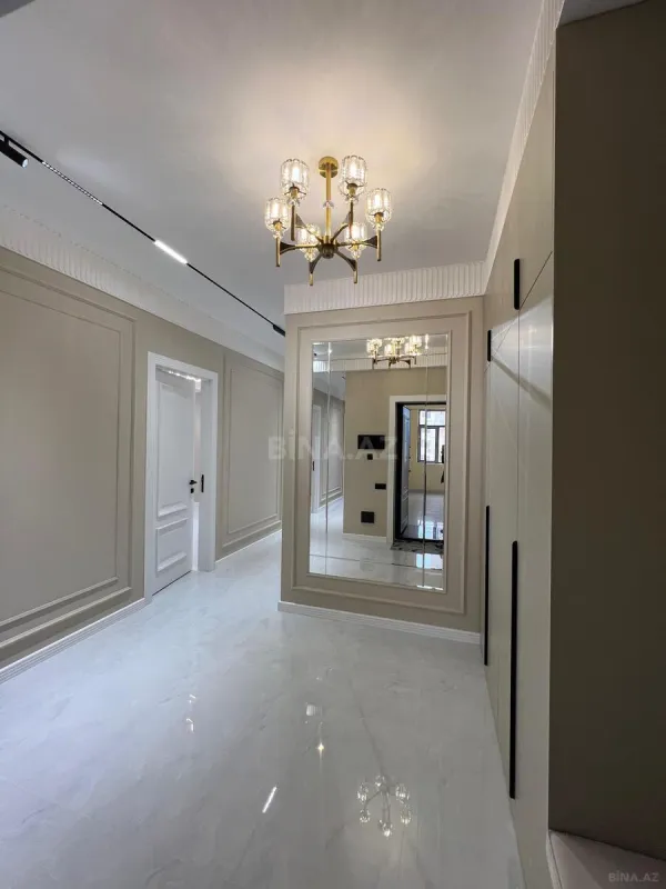 Satılır 4 otaqlı mənzil 140 m²