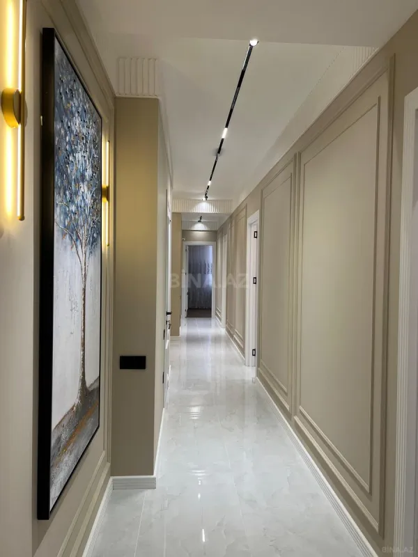 Satılır 4 otaqlı mənzil 140 m²