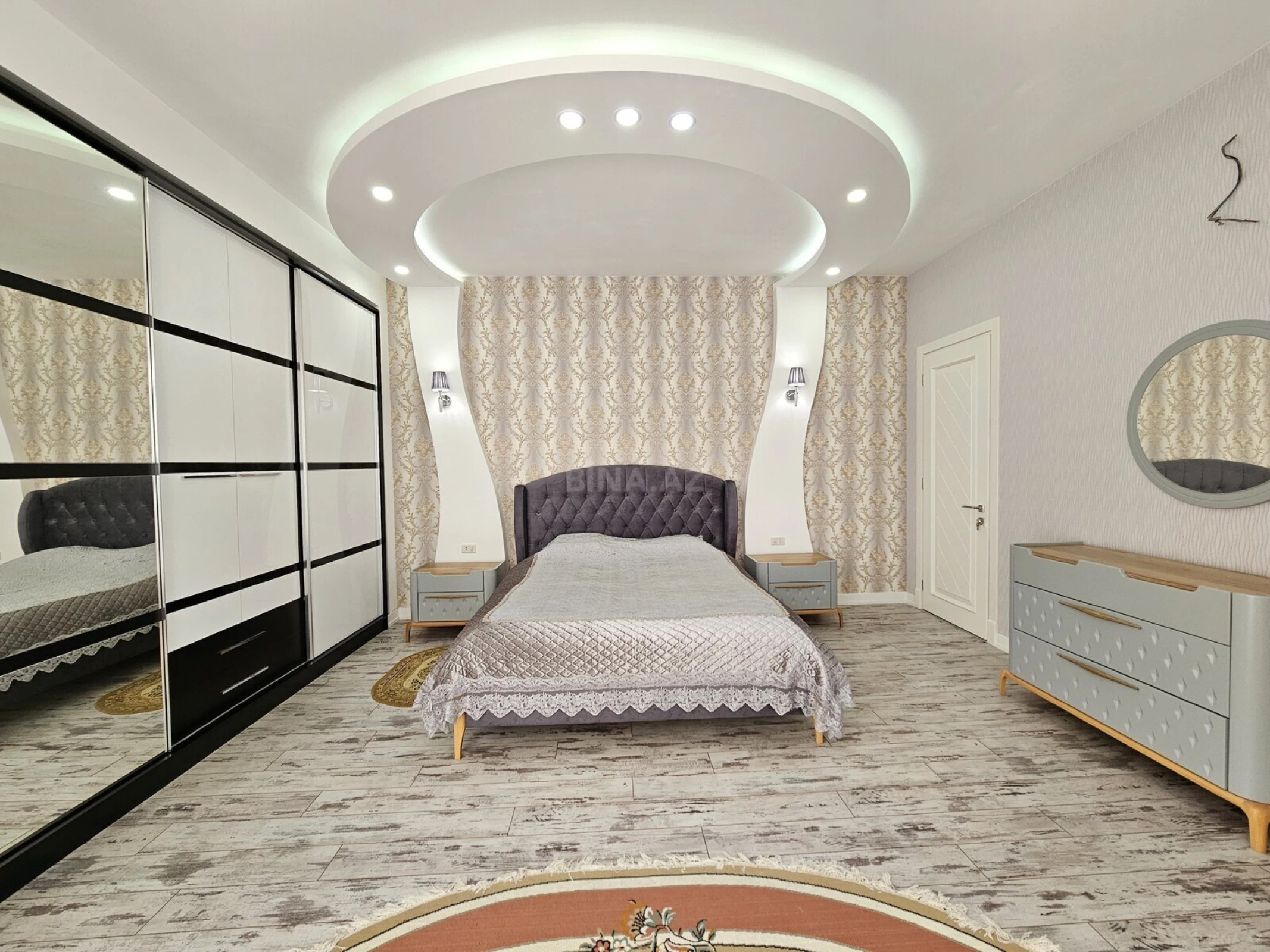 Satılır 5 otaqlı həyət evi 350 m²