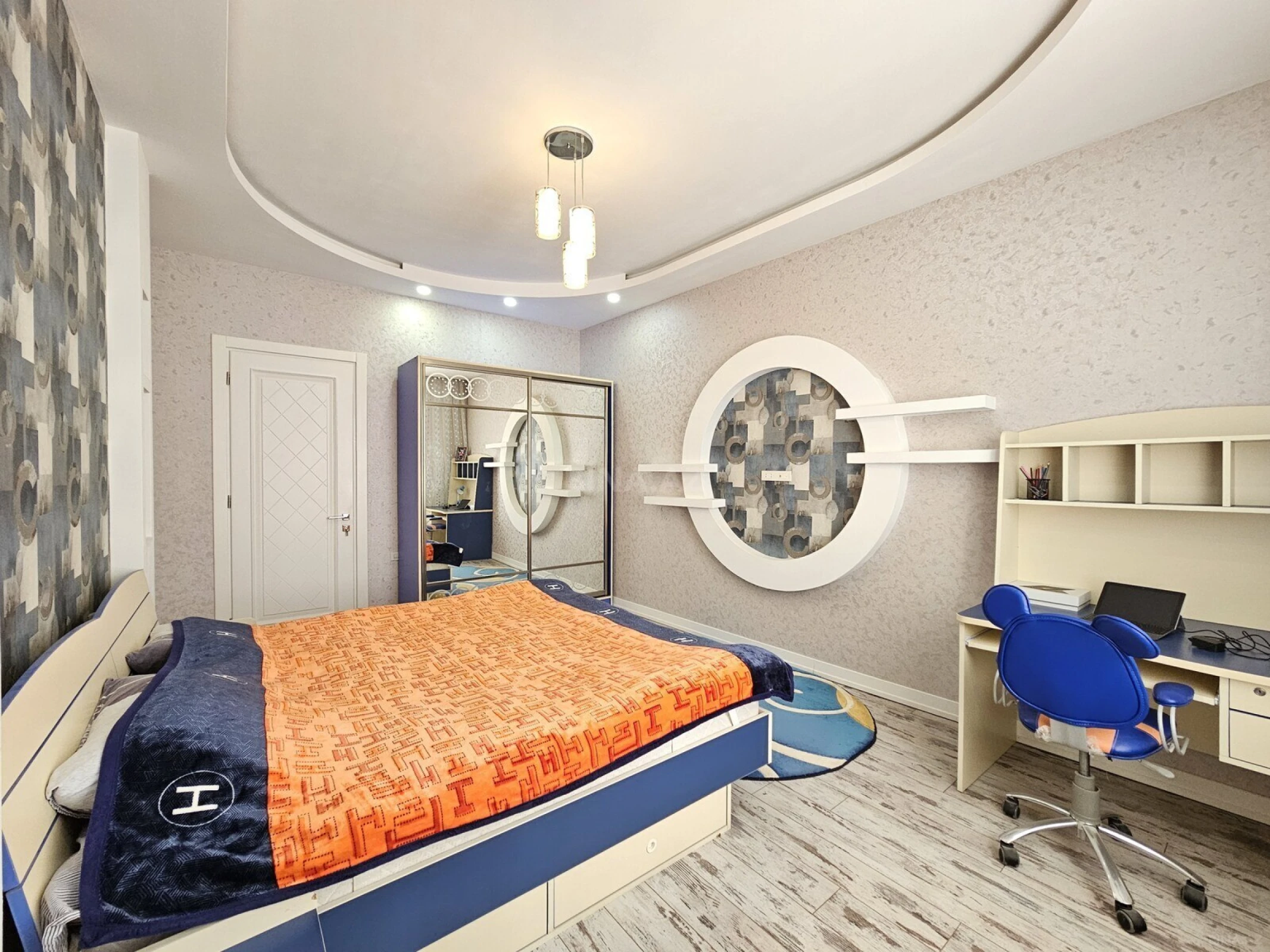 Satılır 5 otaqlı həyət evi 350 m²