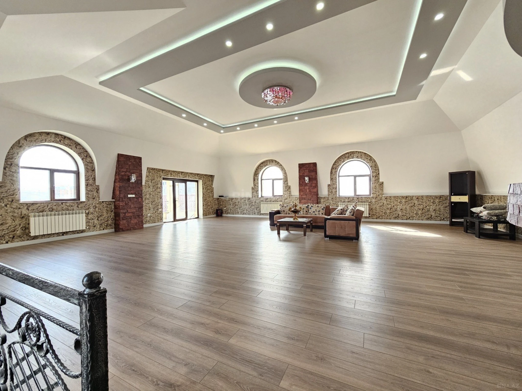 Satılır 5 otaqlı həyət evi 350 m²