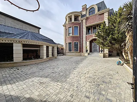 Satılır 5 otaqlı həyət evi 350 m²