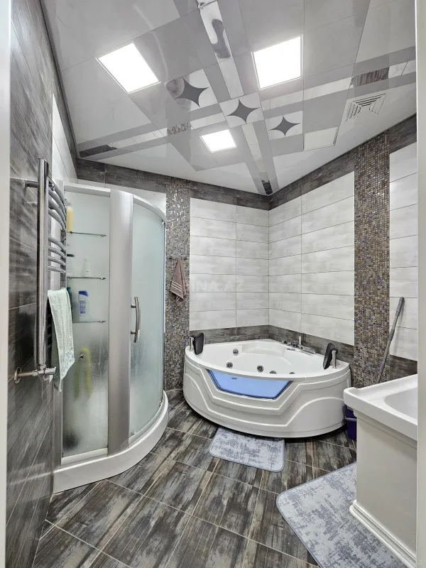 Satılır 5 otaqlı həyət evi 350 m²