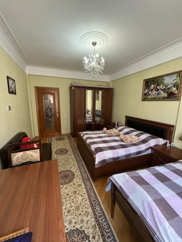 Satılır 3 otaqlı mənzil 122.7 m²