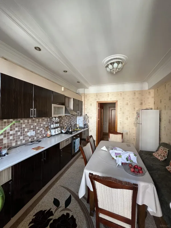 Satılır 3 otaqlı mənzil 122.7 m²