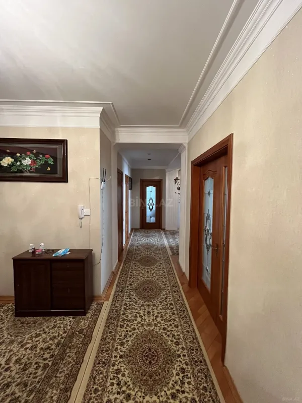 Satılır 3 otaqlı mənzil 122.7 m²