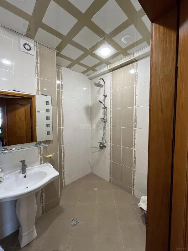 Satılır 3 otaqlı mənzil 122.7 m²