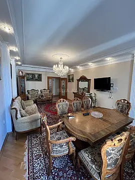 Satılır 3 otaqlı mənzil 122.7 m²