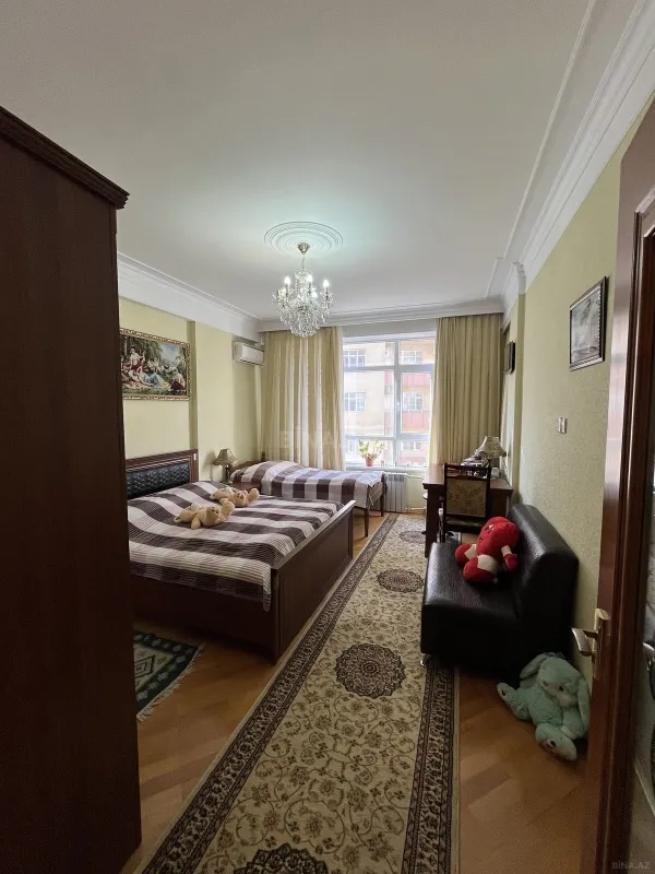 Satılır 3 otaqlı mənzil 122.7 m²