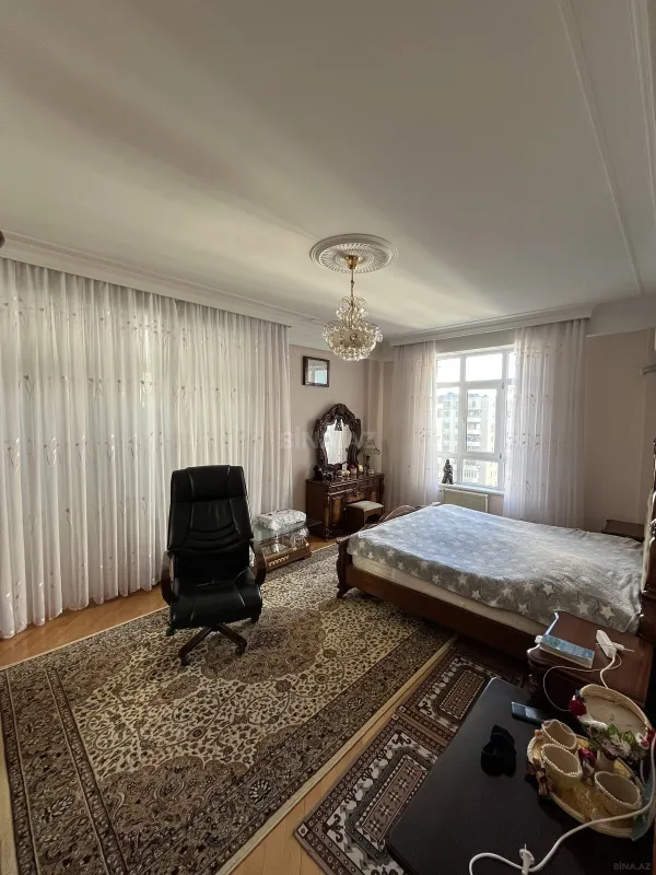 Satılır 3 otaqlı mənzil 122.7 m²