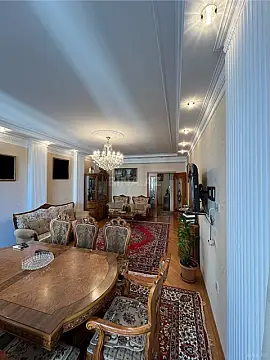 Satılır 3 otaqlı mənzil 122.7 m²