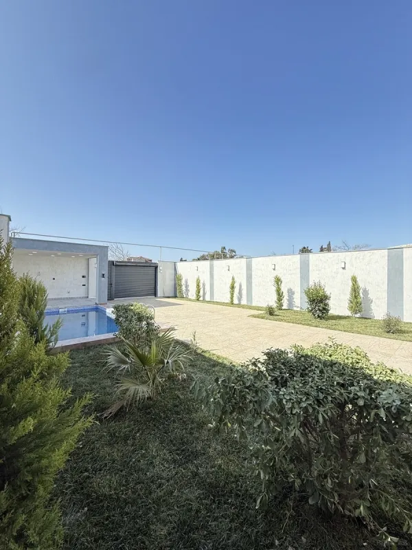 Satılır 4 otaqlı həyət evi 150 m²