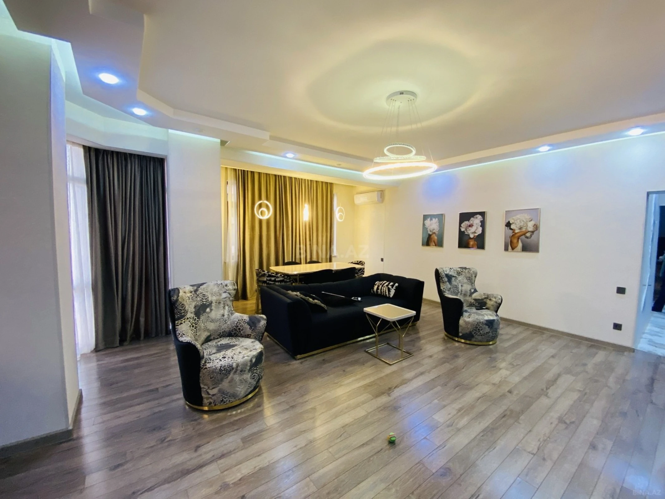 Satılır 4 otaqlı mənzil 240 m²