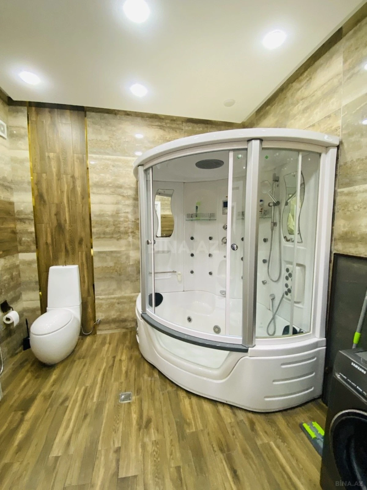 Satılır 4 otaqlı mənzil 240 m²