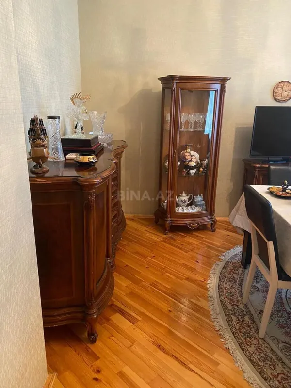 Satılır 3 otaqlı mənzil 105 m²