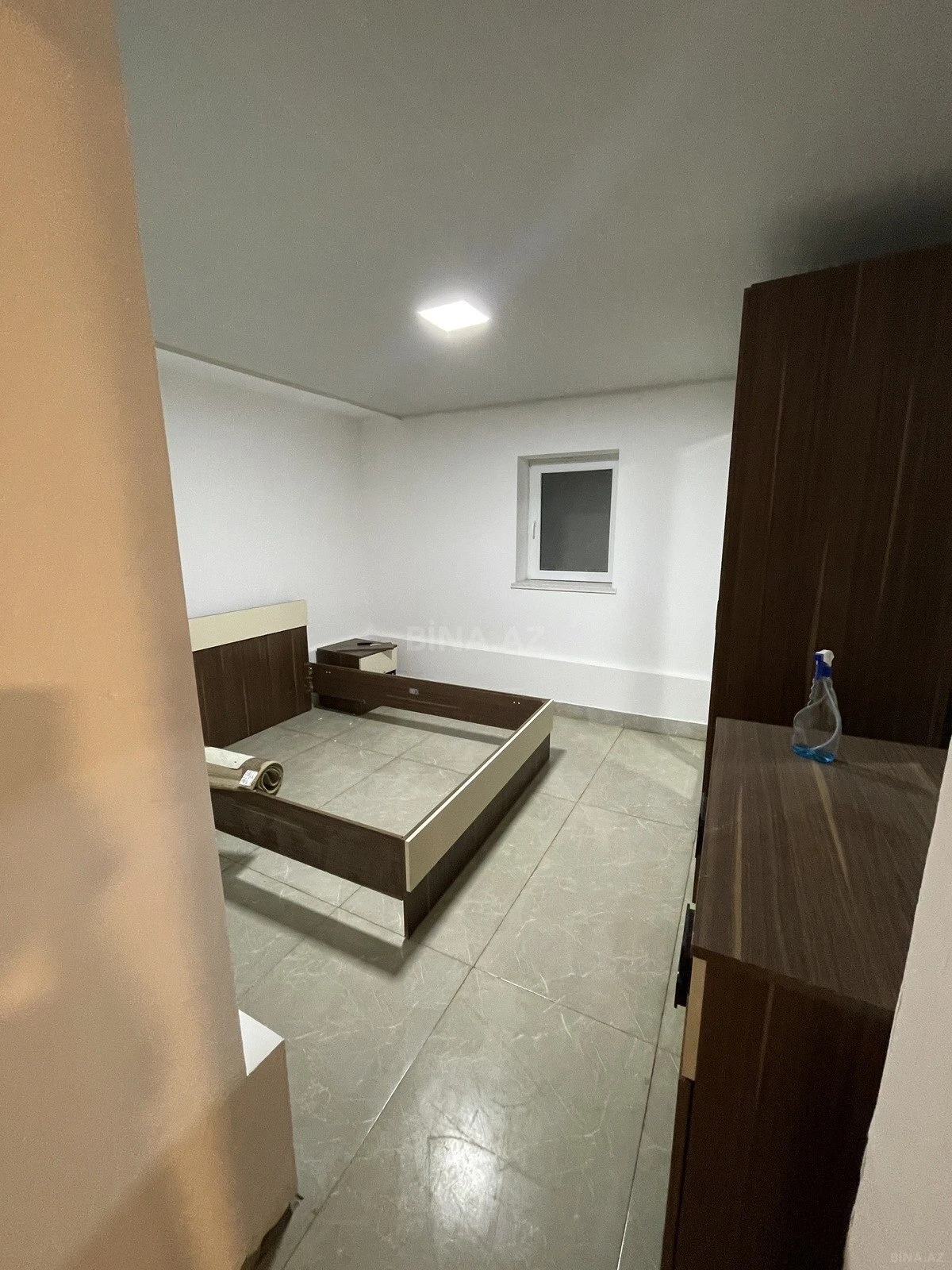 Satılır 5 otaqlı həyət evi 240 m²