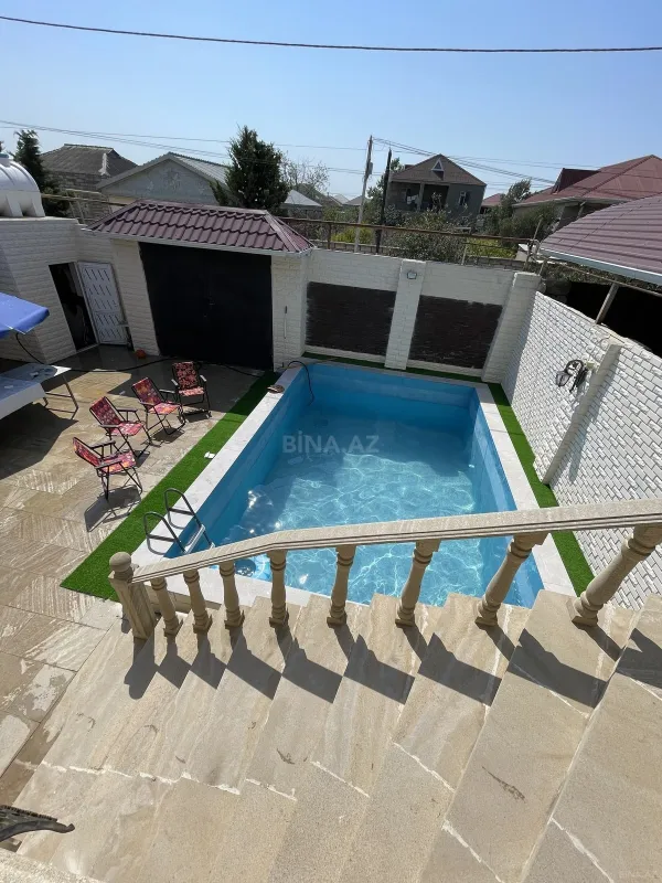 Satılır 5 otaqlı həyət evi 240 m²