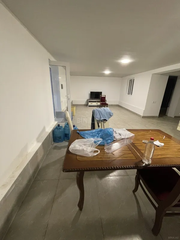 Satılır 5 otaqlı həyət evi 240 m²