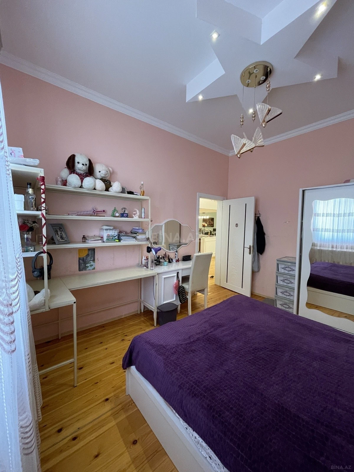 Satılır 5 otaqlı həyət evi 240 m²