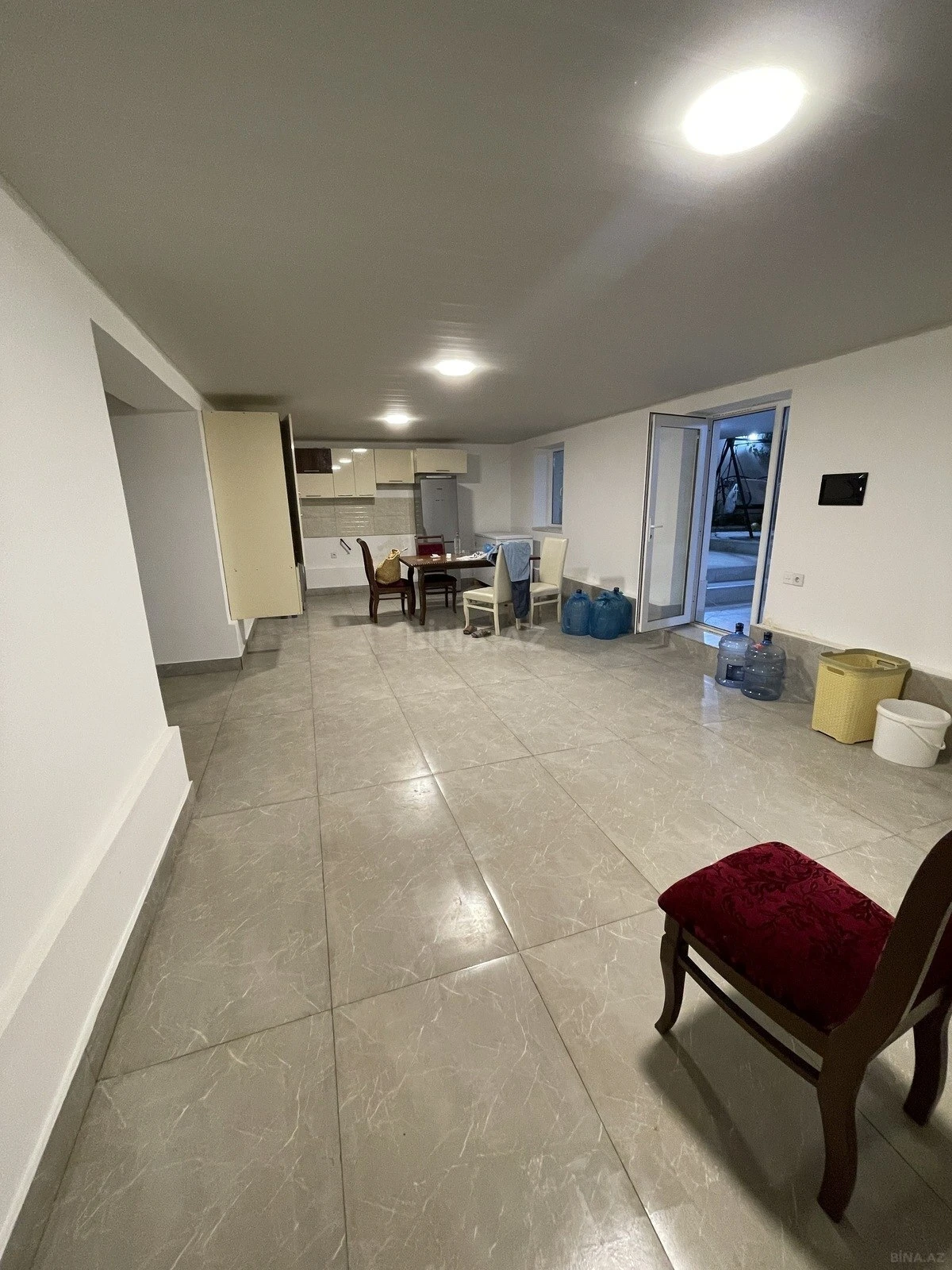 Satılır 5 otaqlı həyət evi 240 m²