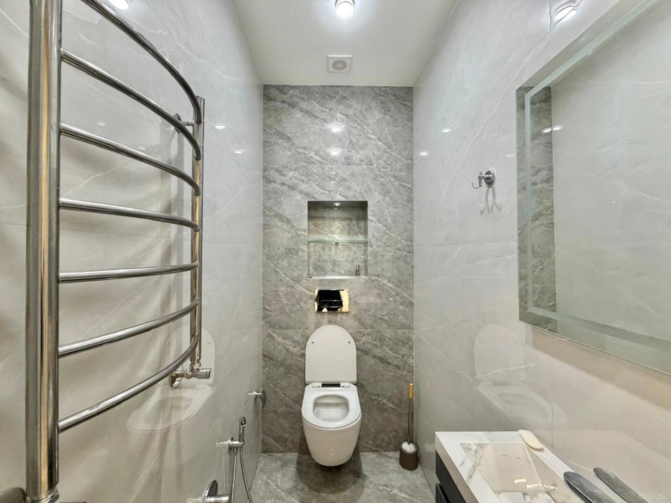 Satılır 2 otaqlı mənzil 85 m²