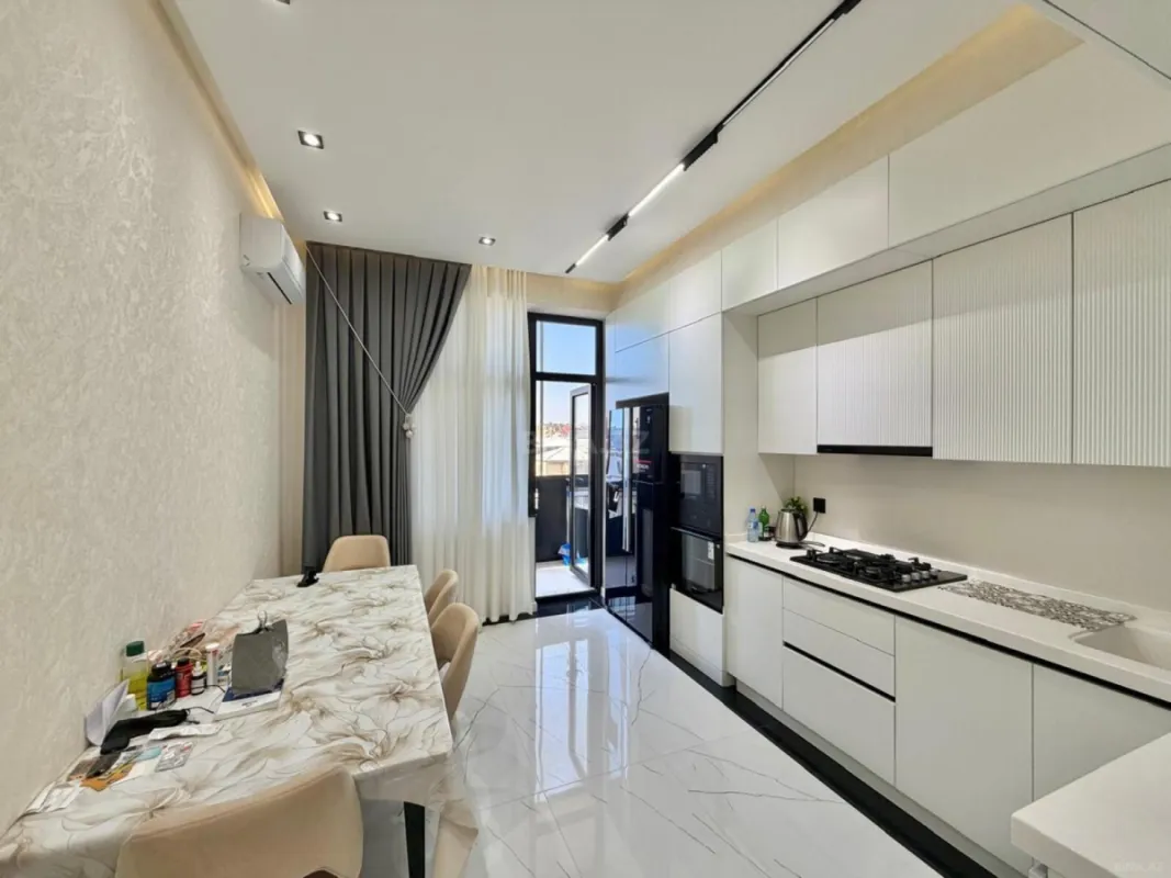 Satılır 2 otaqlı mənzil 85 m²