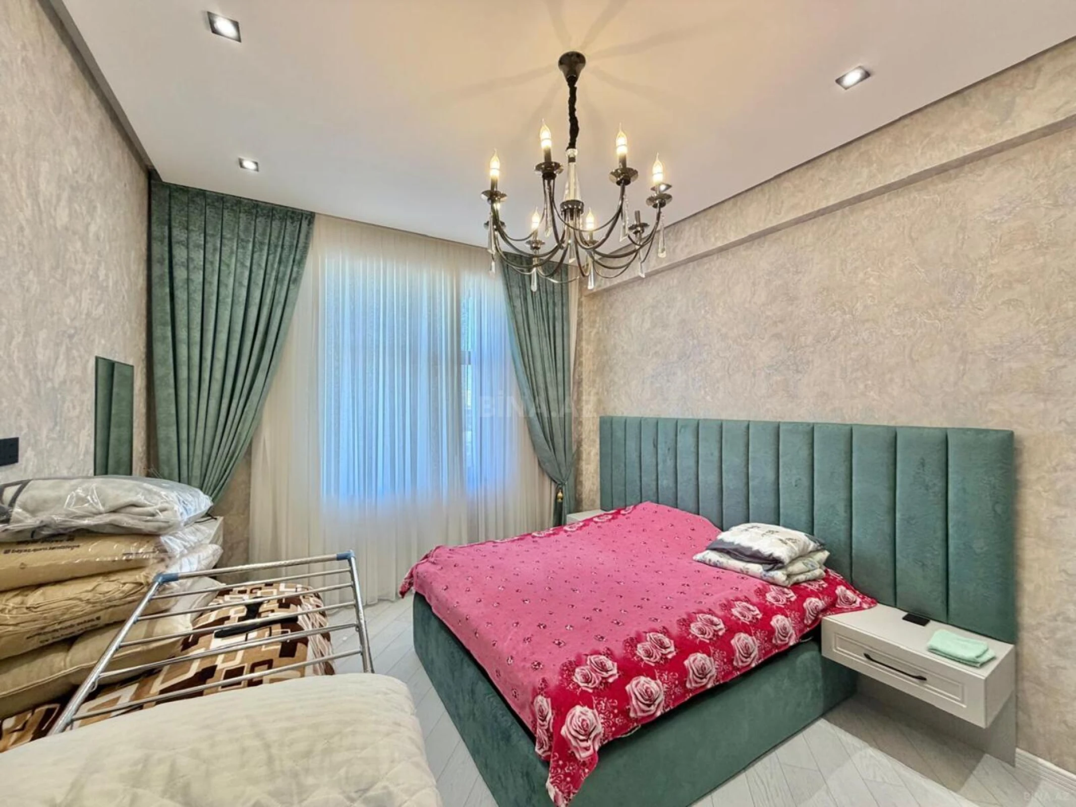 Satılır 2 otaqlı mənzil 85 m²