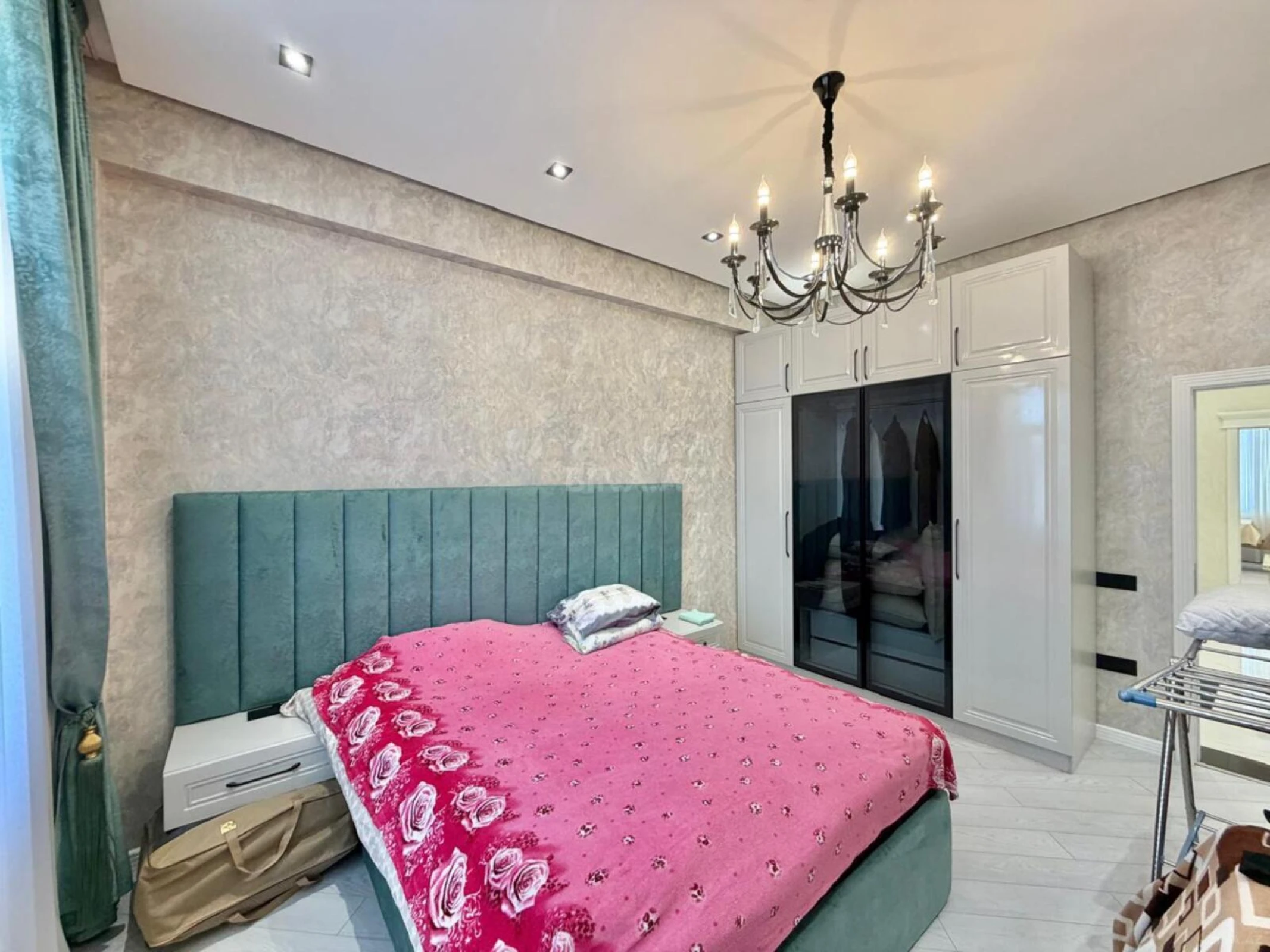 Satılır 2 otaqlı mənzil 85 m²