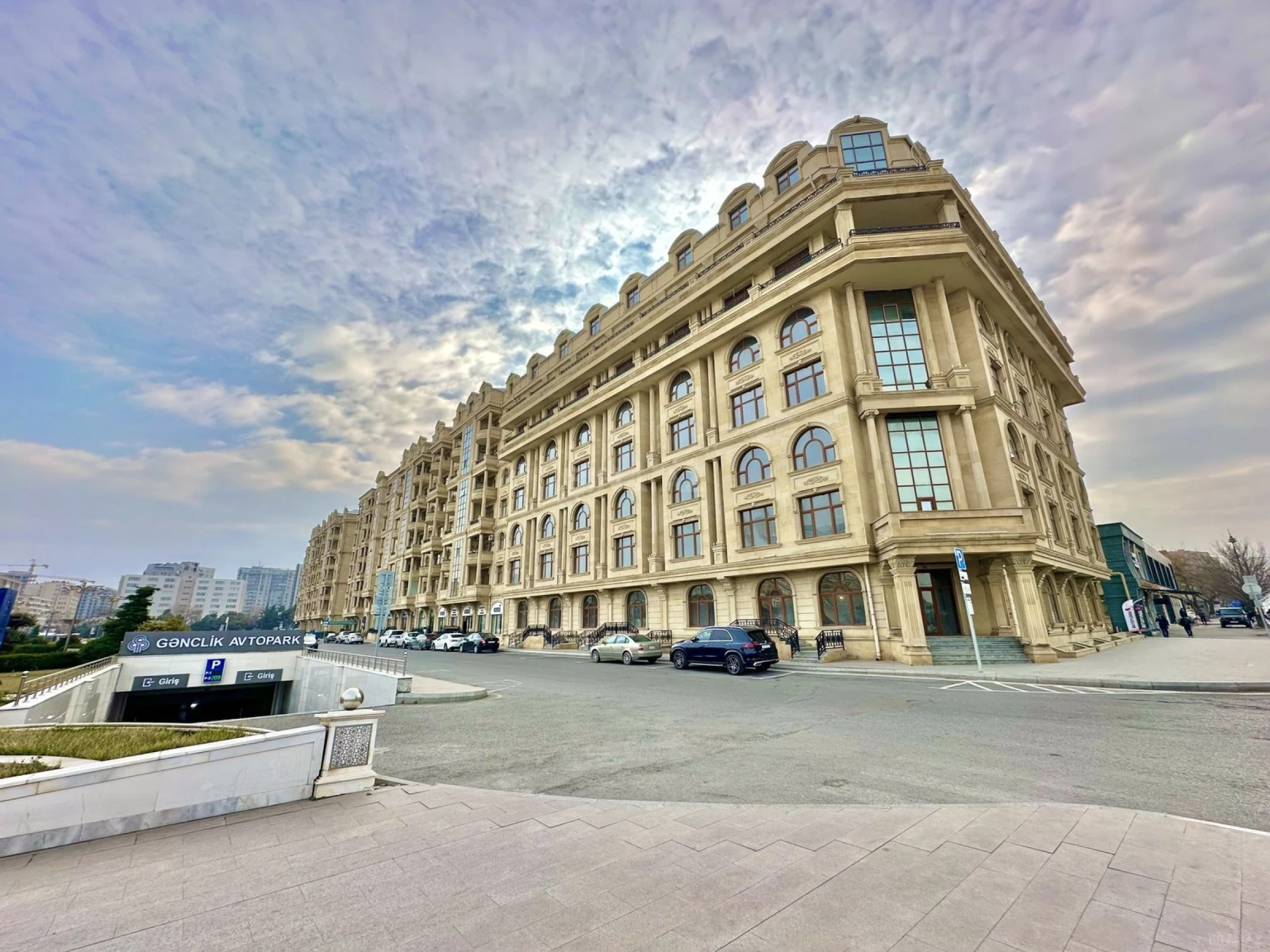 Satılır 2 otaqlı mənzil 85 m²