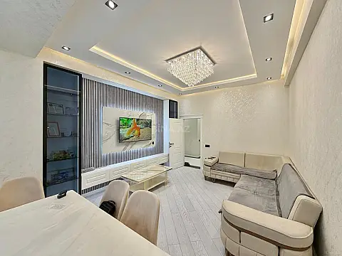 Satılır 2 otaqlı mənzil 85 m²