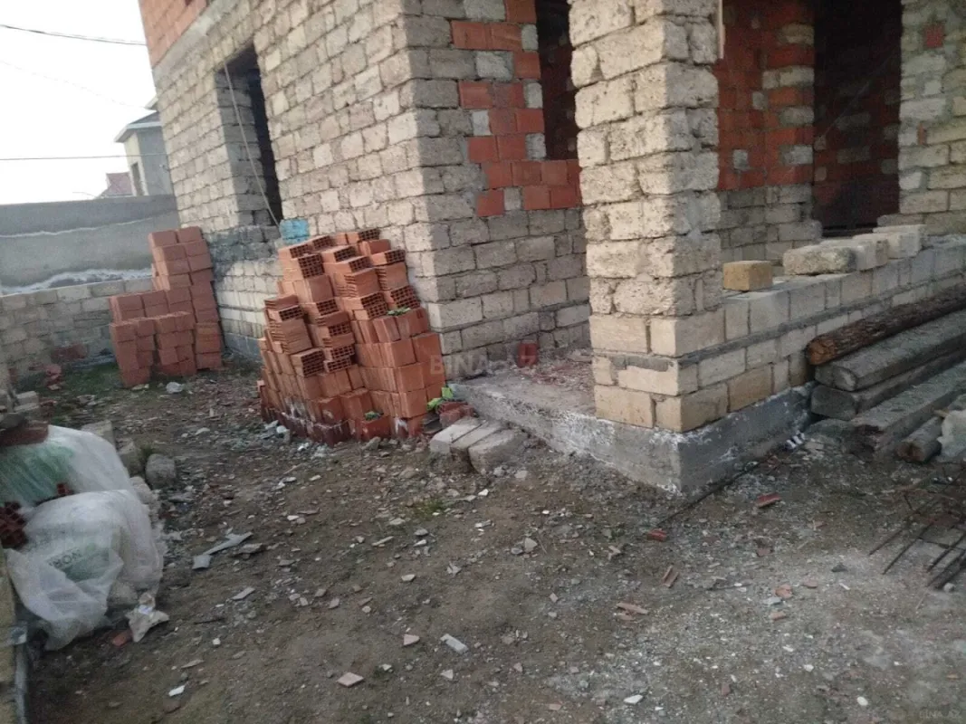 Satılır 6 otaqlı həyət evi 195 m²