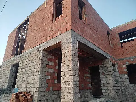 Satılır 6 otaqlı həyət evi 195 m²