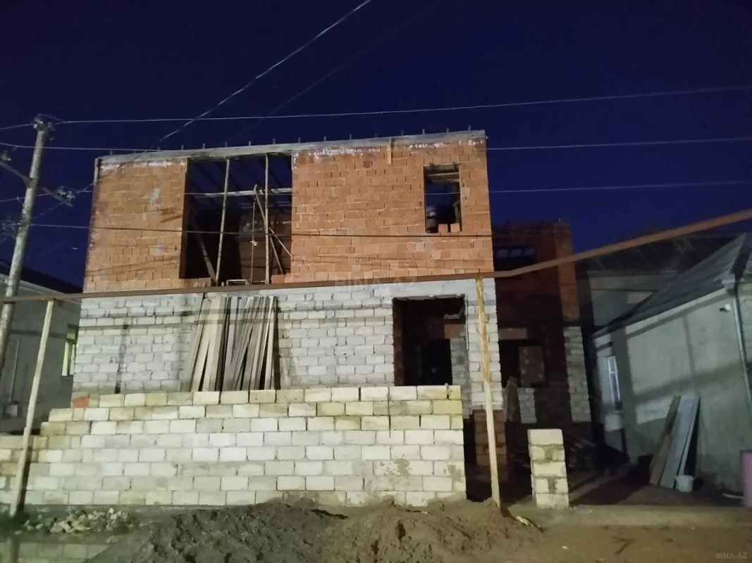 Satılır 6 otaqlı həyət evi 195 m²