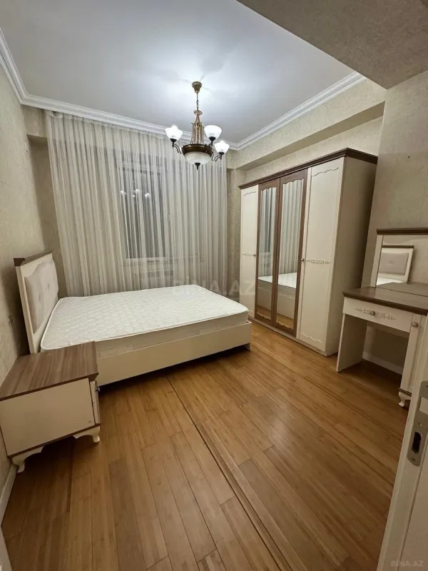 Kirayə verilir 2 otaqlı mənzil 75 m²