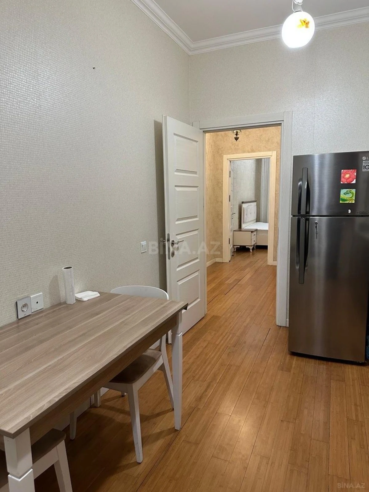 Kirayə verilir 2 otaqlı mənzil 75 m²