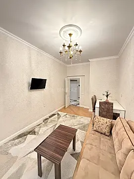 Kirayə verilir 2 otaqlı mənzil 60 m²